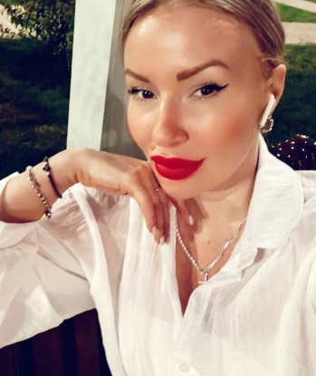 У меня богатый опыт и я искренне удовлетворю любое твое желание. 🌟 Мои услуги включают эксклюзивные эротические массажи, интимные игры и фантазии. ✨ Я мастерская в создании комфортной и расслабляющей атмосферы.
💕 Неоновые восходы нежных удовольствий ждут нас в Москве. Это город возможностей, и я знаю все его секреты. 🌃 Будь готов к взрыву страсти и желания, когда ты окажешься со мной. My photos are real, and my skills are unforgettable. 💋
🔥 Мои клиенты охарактеризовали меня как взрывную смесь страсти и нежности. 🌹 У меня множество положительных отзывов, описывающих мое искусство удовлетворить мужчину. Ты можешь быть следующим, кто испытает на себе всю мою страсть и мастерство.
📷 Посмотри мои фото и ты увидишь, какой я красивая и соблазнительная. 💃 Пусть наши встречи останутся секретом между нами, и нам всегда будет что вспомнить.
🌟 Я жду тебя в Москве, чтобы погрузить тебя в мир наслаждения и разврата. 💫 Не упусти свой шанс испытать истинное удовлетворение рядом со мной. 🌹 Татьяна